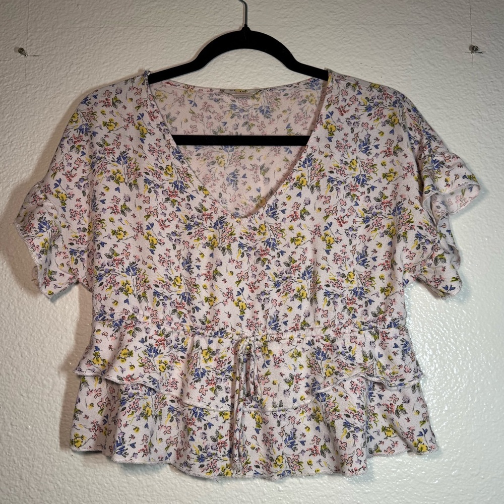 URBAN Romantics White Floral Ruffle Peplum Top